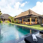 Villa Wolfe By Villa Finder